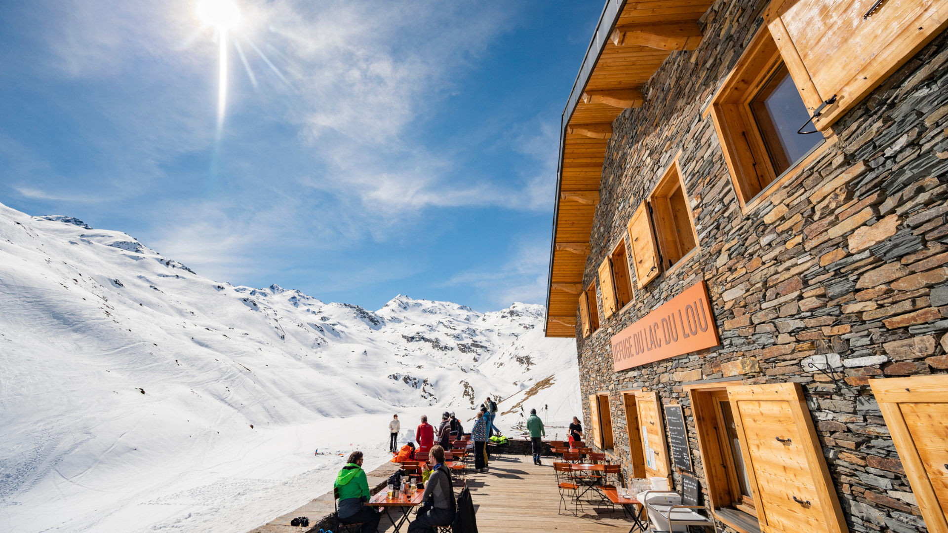 Mountain refuge / REFUGE DU LAC DU LOU