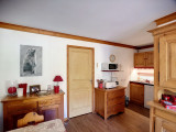 _lv_images__lot_0002050204_07_32262577