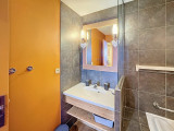 _lv_images__lot_0002060411_12_32261644