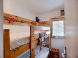 _lv_images__lot_0005001226_10_32263608
