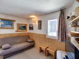 _lv_images__lot_0012020301_03_32622599