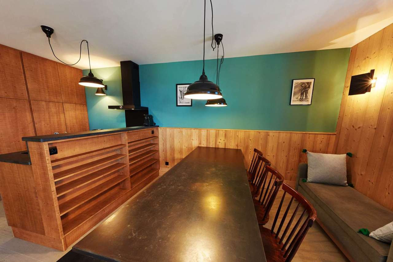 Room 188104-512304 Room 188104-512304