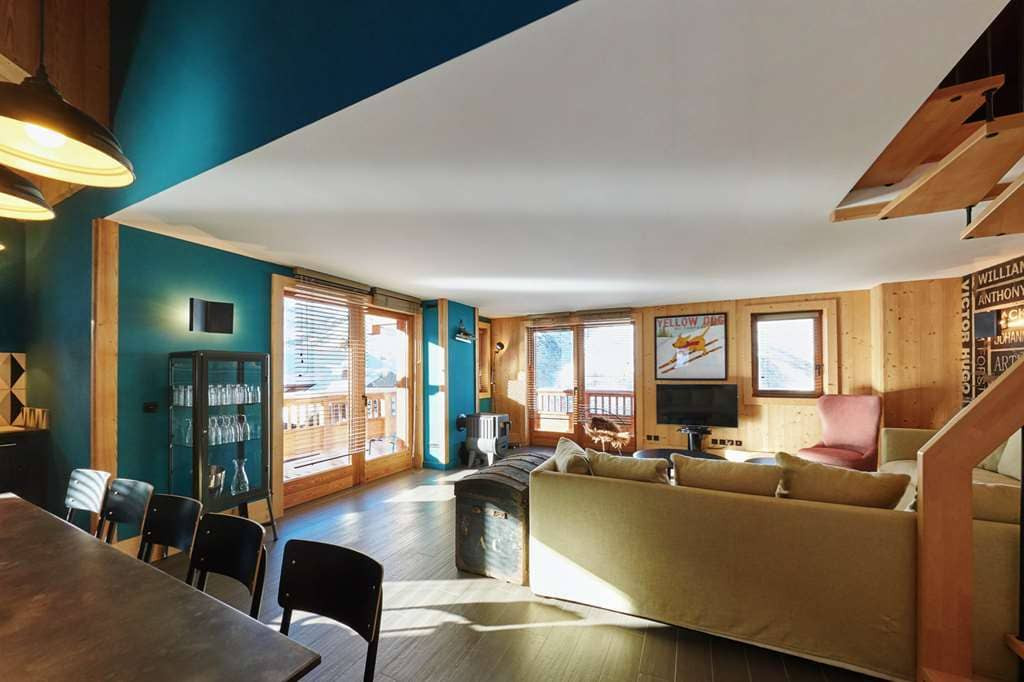 Room 188105-512305 Room 188105-512305