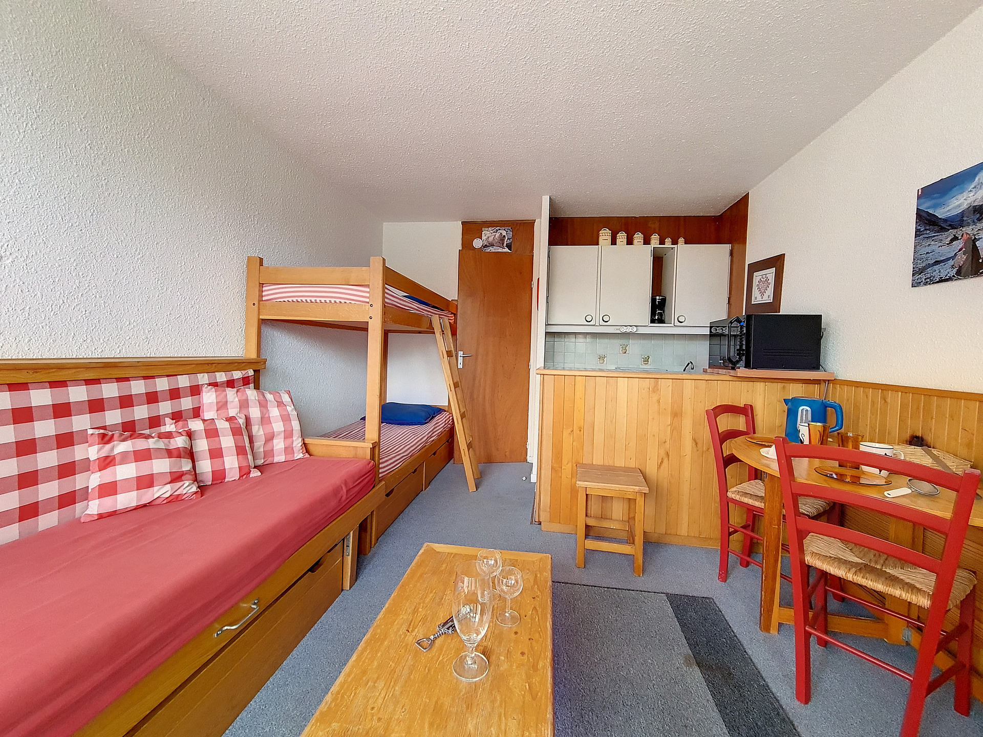 _agence-des-belleville_lv_images__lot_0000045260_03_32193377 _agence-des-belleville_lv_images__lot_0000045260_03_32193377