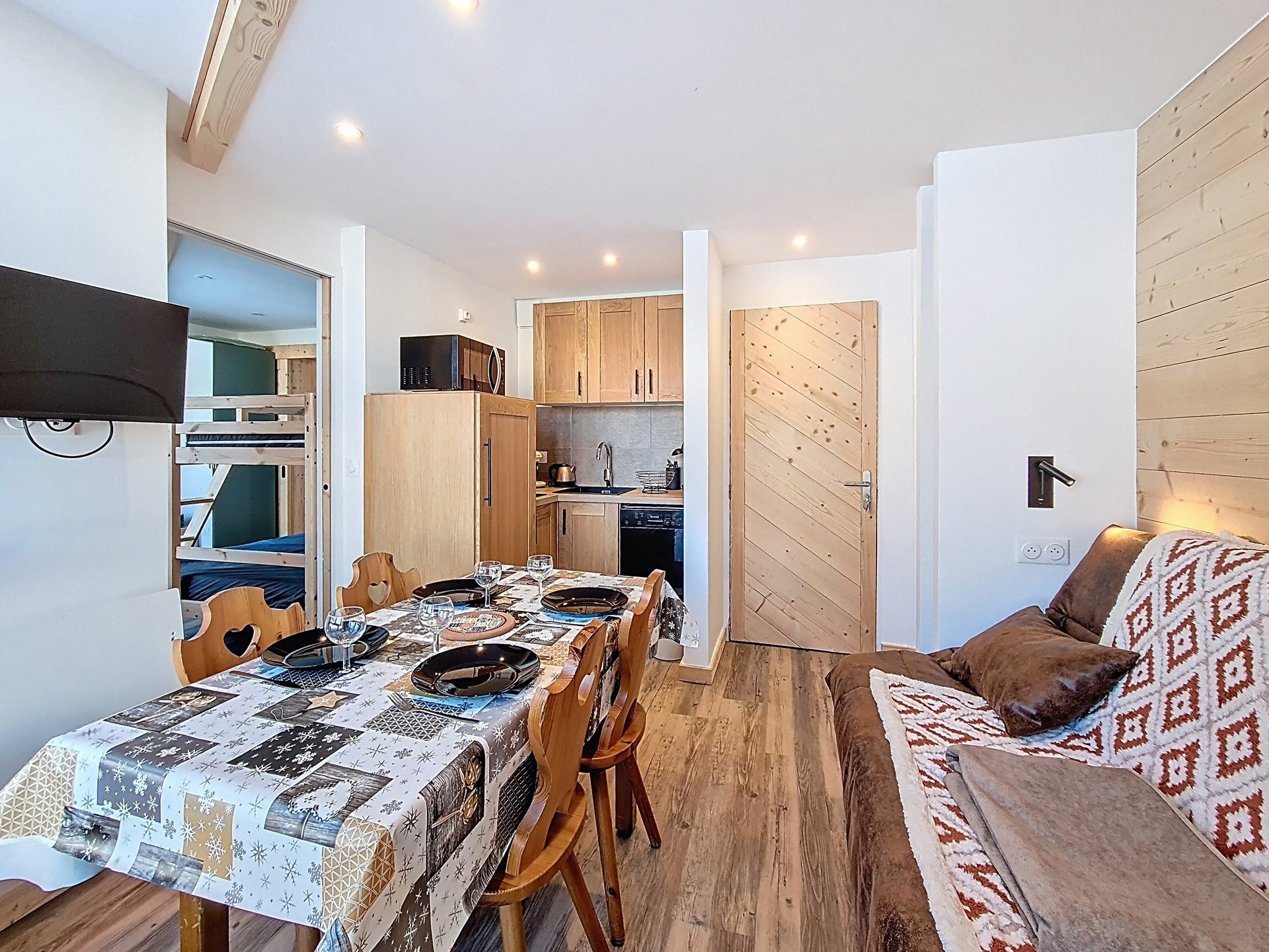 _agence-des-belleville_lv_images__lot_0000045267_01_28600257