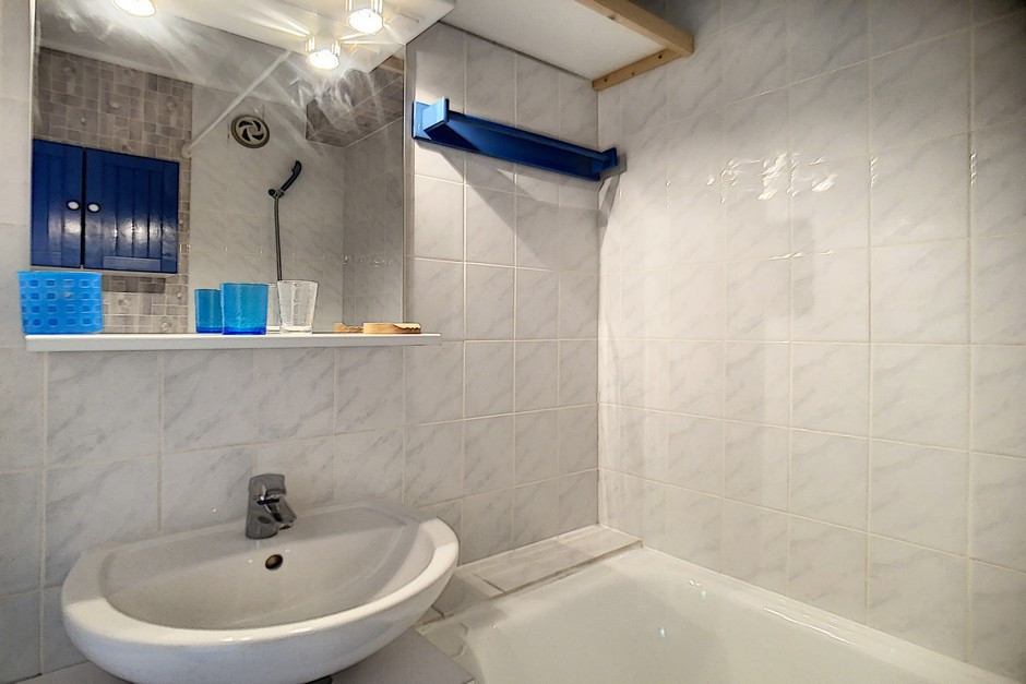 _agence-des-belleville_lv_images__lot_0000045278_12_27449818 _agence-des-belleville_lv_images__lot_0000045278_12_27449818