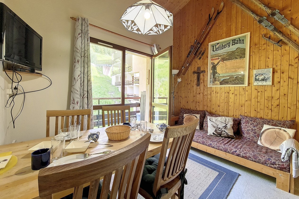 _agence-des-belleville_lv_images__lot_0000045381_01_27603240 _agence-des-belleville_lv_images__lot_0000045381_01_27603240