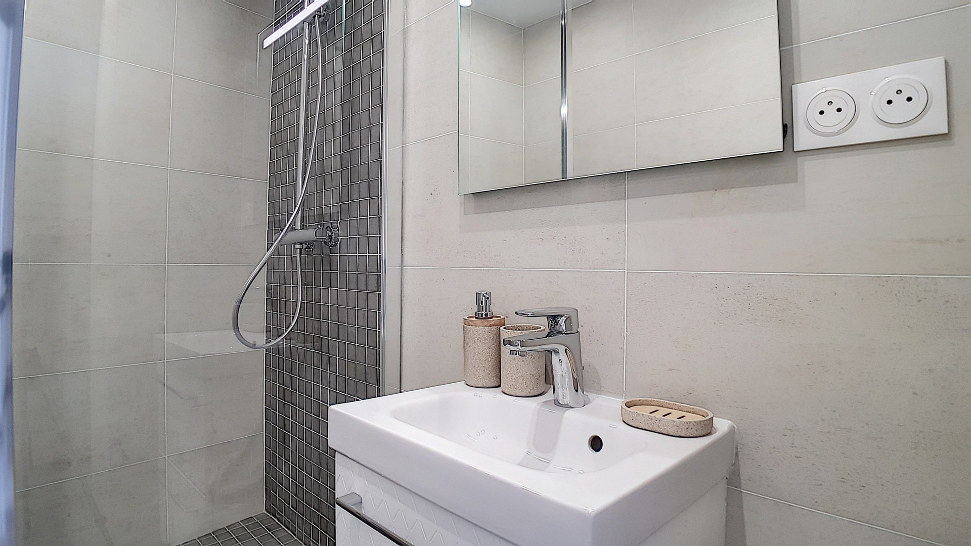 _agence-des-belleville_lv_images__lot_0000045504_13_27377893