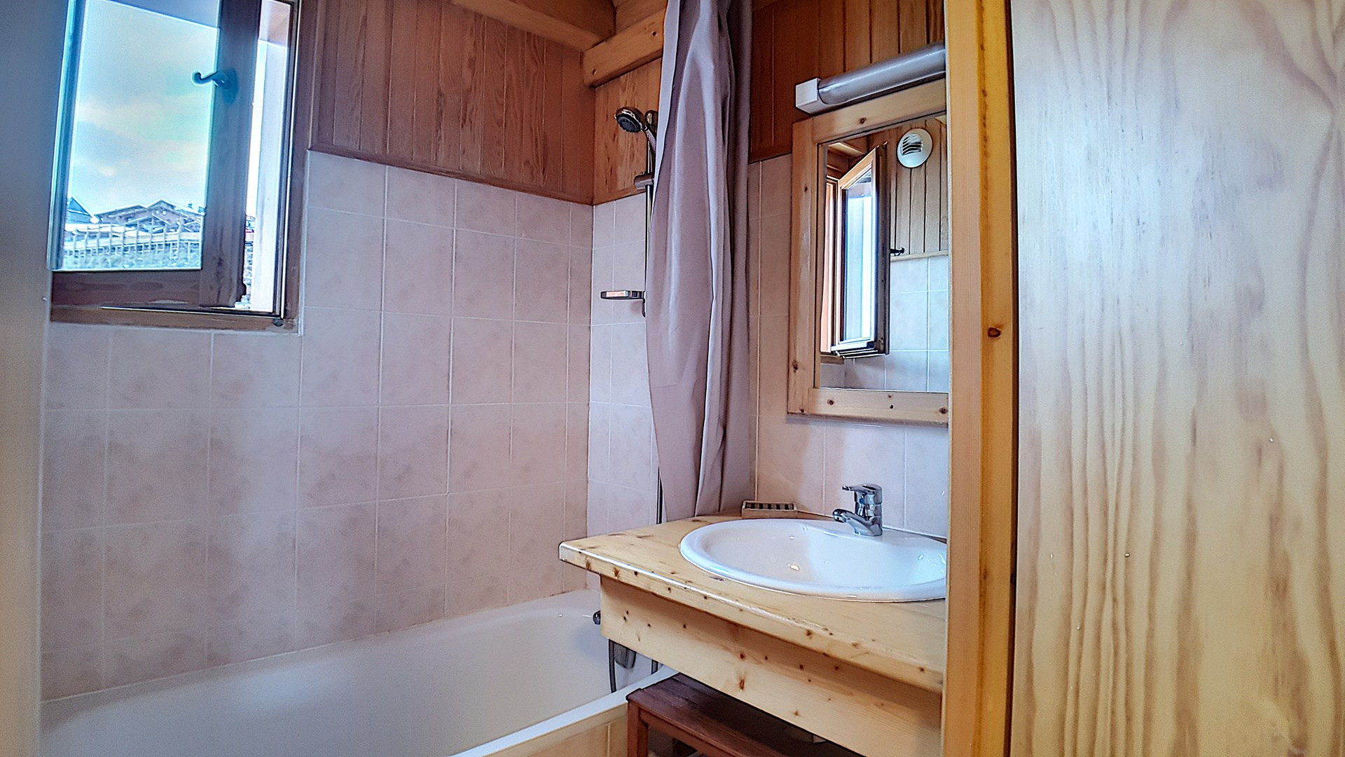 _agence-des-belleville_lv_images__lot_0000045867_05_28421657 _agence-des-belleville_lv_images__lot_0000045867_05_28421657