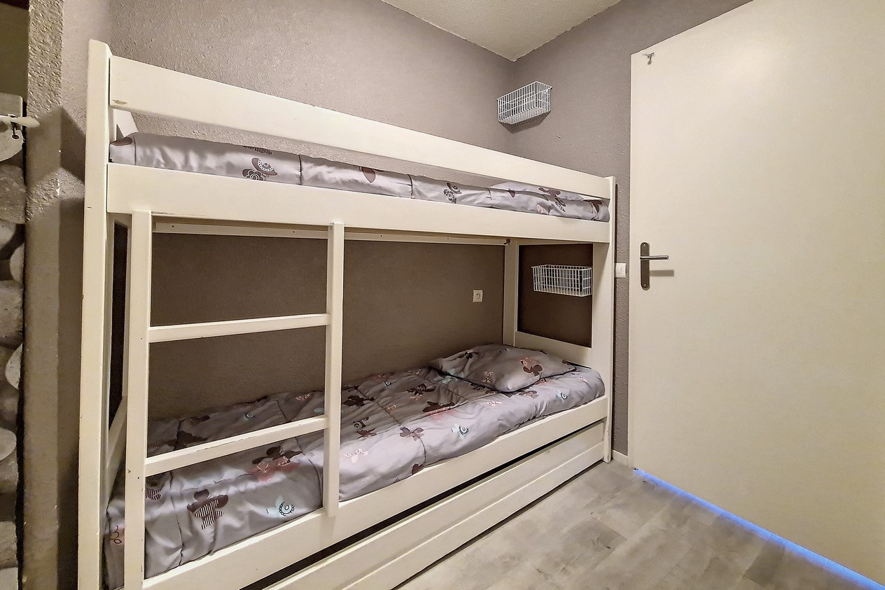 _agence-des-belleville_lv_images__lot_0000070491_04_29734681 _agence-des-belleville_lv_images__lot_0000070491_04_29734681