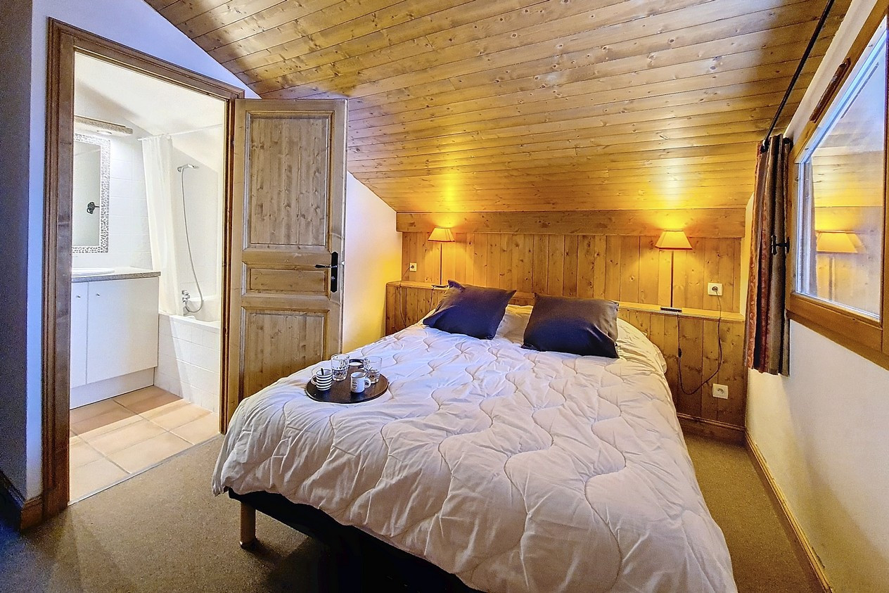 _agence-des-belleville_lv_images__lot_0000070701_12_27372860 _agence-des-belleville_lv_images__lot_0000070701_12_27372860