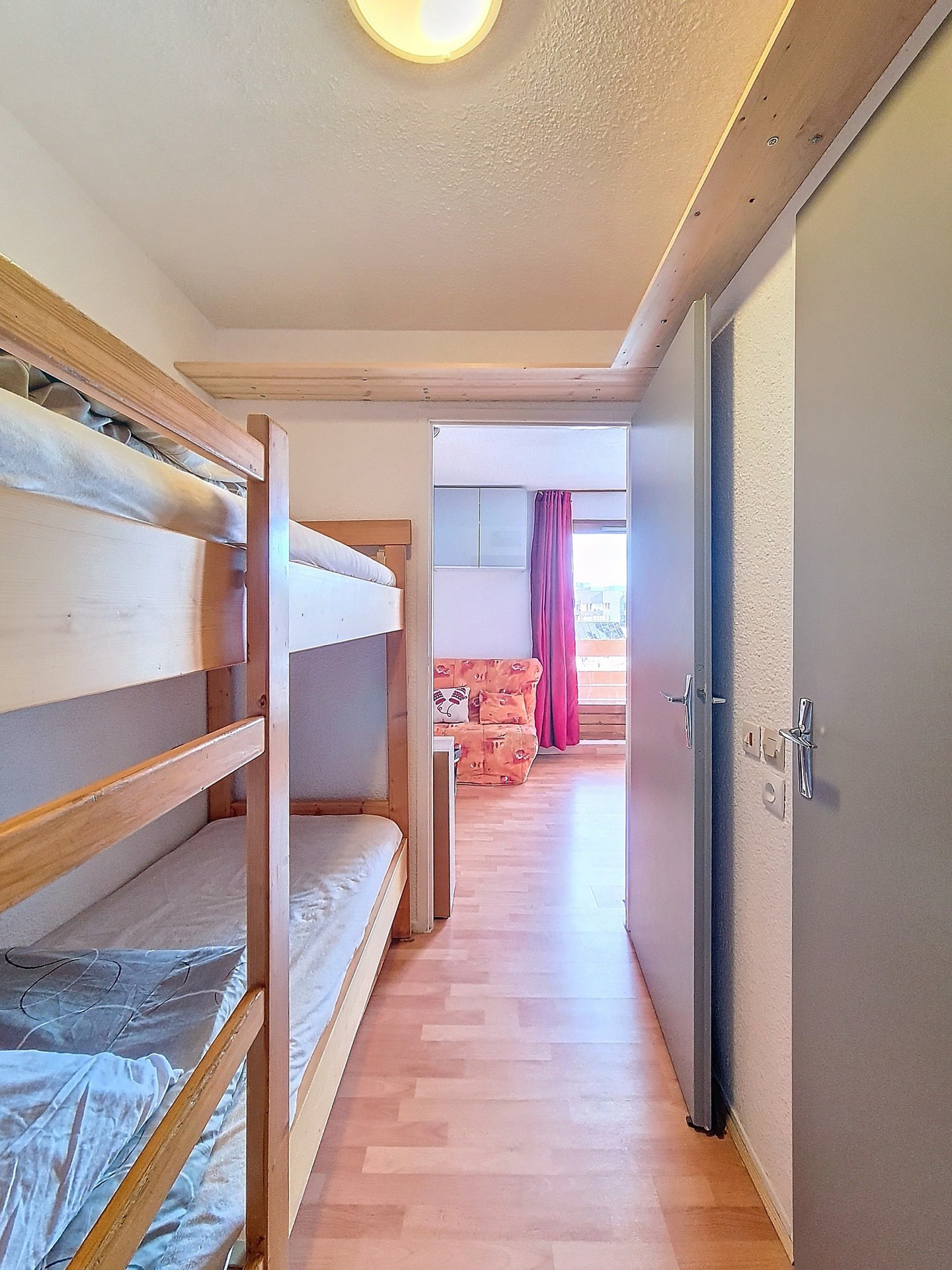 _agence-des-belleville_lv_images__lot_0000071029_09_27861967 _agence-des-belleville_lv_images__lot_0000071029_09_27861967