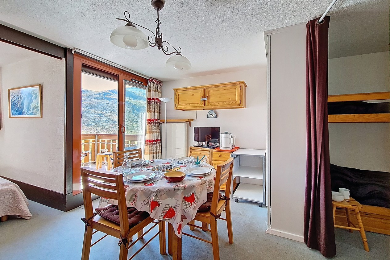 _agence-des-belleville_lv_images__lot_0000071080_08_27381685 _agence-des-belleville_lv_images__lot_0000071080_08_27381685