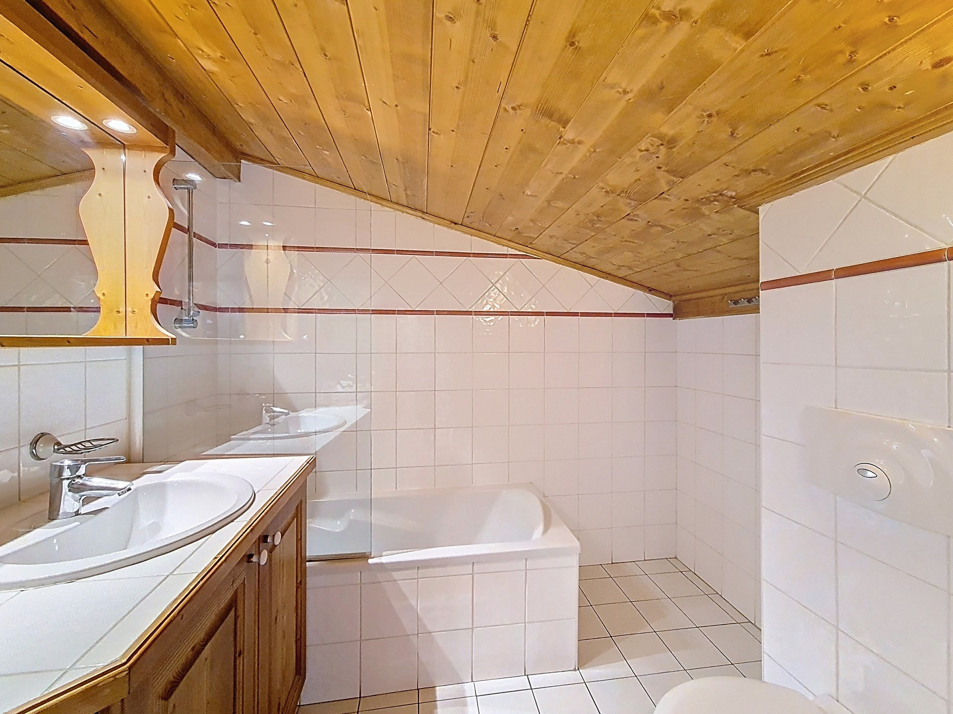 _agence-des-belleville_lv_images__lot_0000071232_10_29731560 _agence-des-belleville_lv_images__lot_0000071232_10_29731560