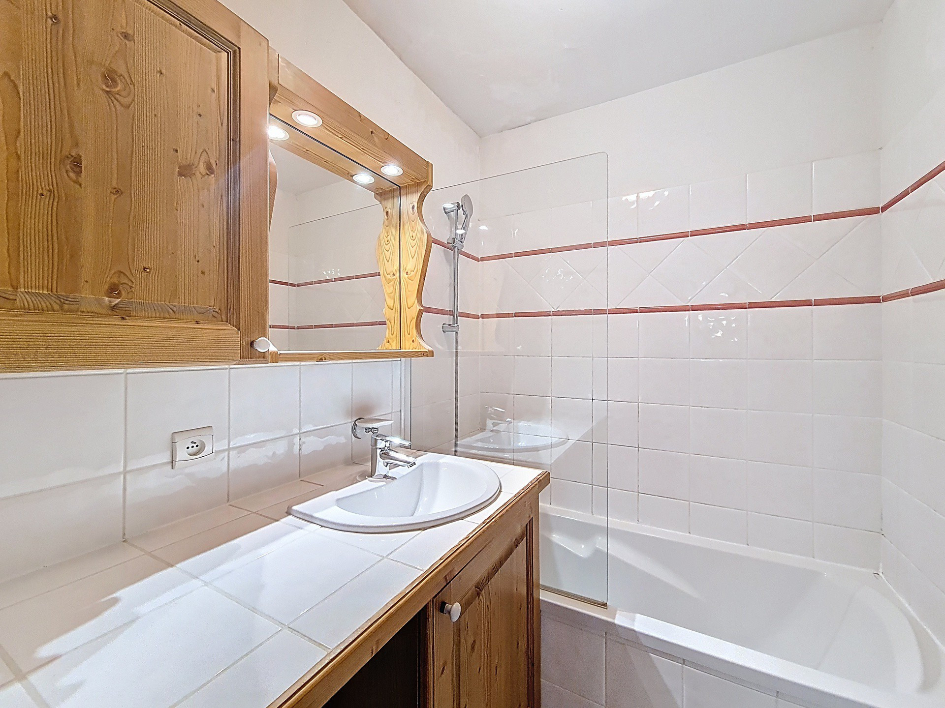 _agence-des-belleville_lv_images__lot_0000071268_08_28708723 _agence-des-belleville_lv_images__lot_0000071268_08_28708723