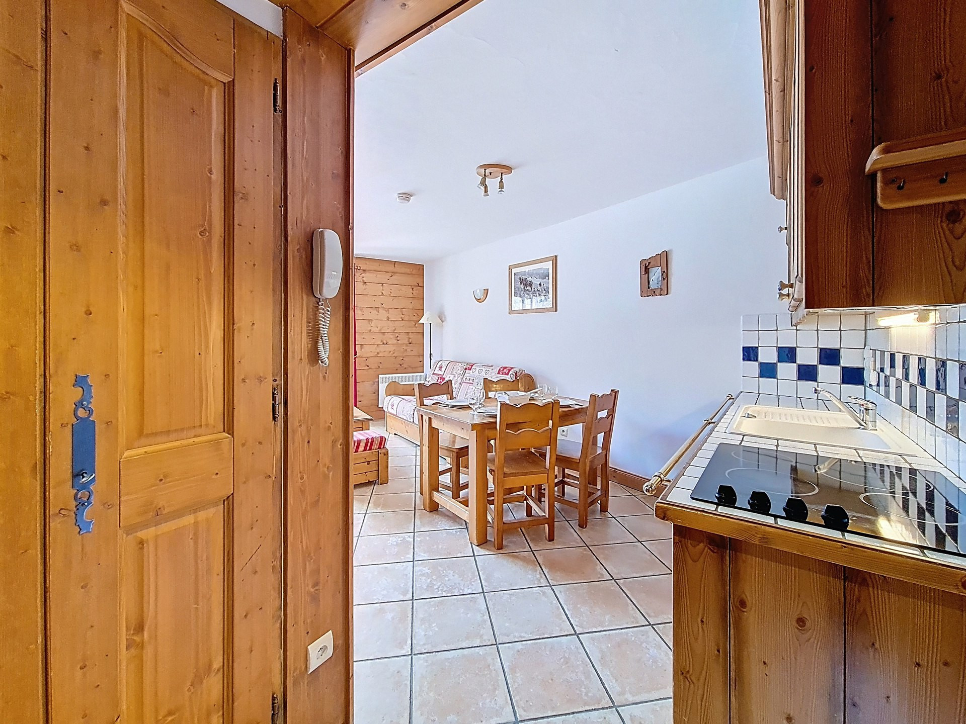 _agence-des-belleville_lv_images__lot_0000071353_07_29896030 _agence-des-belleville_lv_images__lot_0000071353_07_29896030