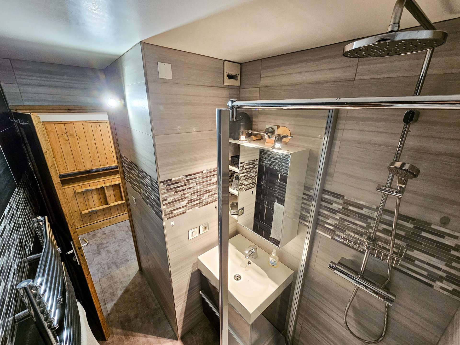 _clients_023300005_photos_32f_27374378