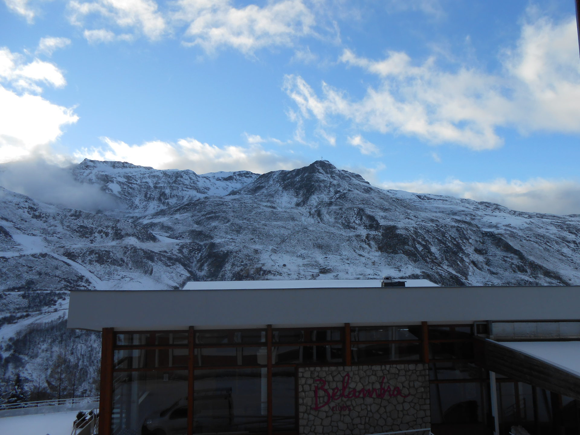 _lv_images__lot_0000000003_12_28824303