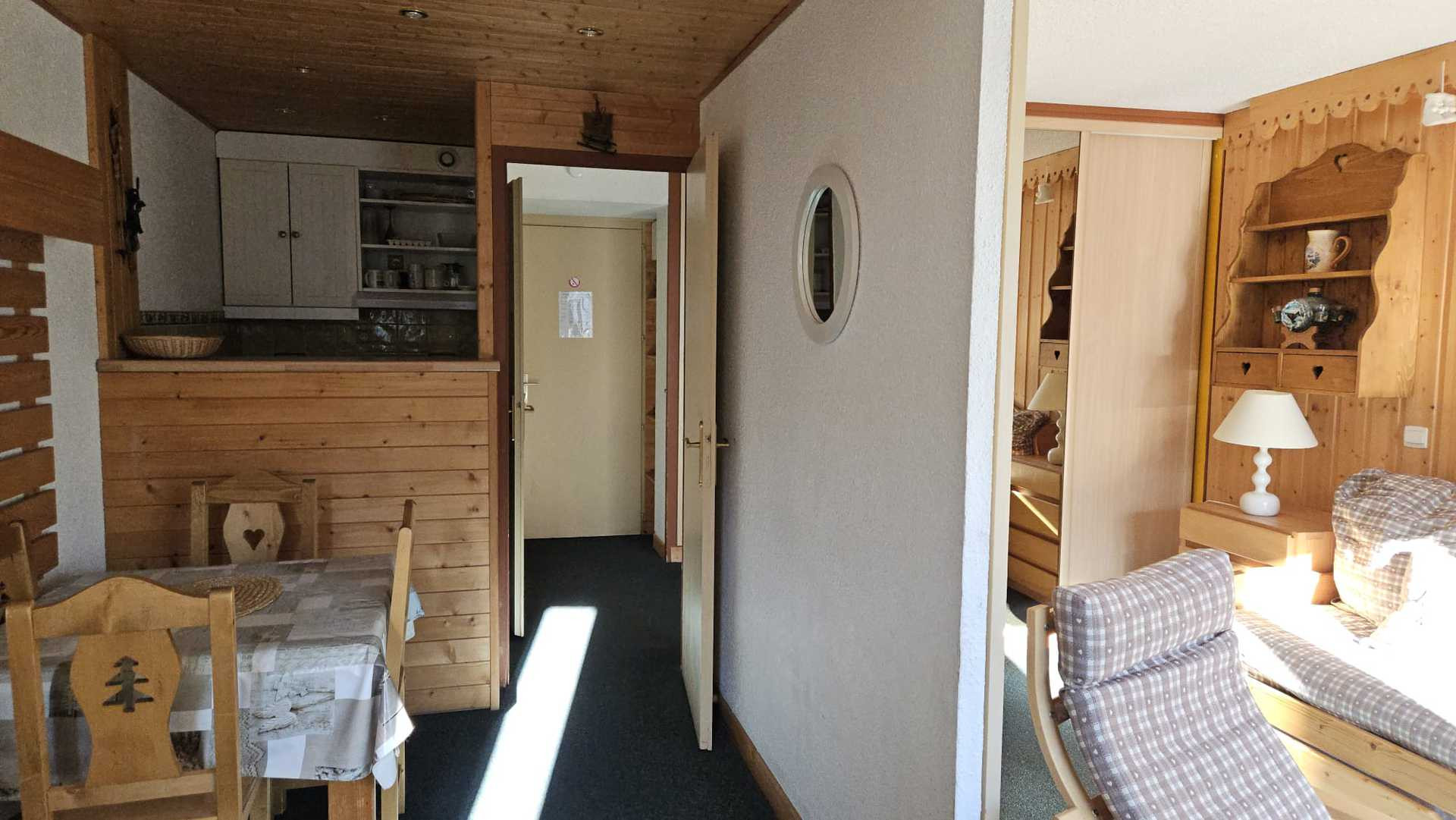 _lv_images__lot_0000000009_08_29268930