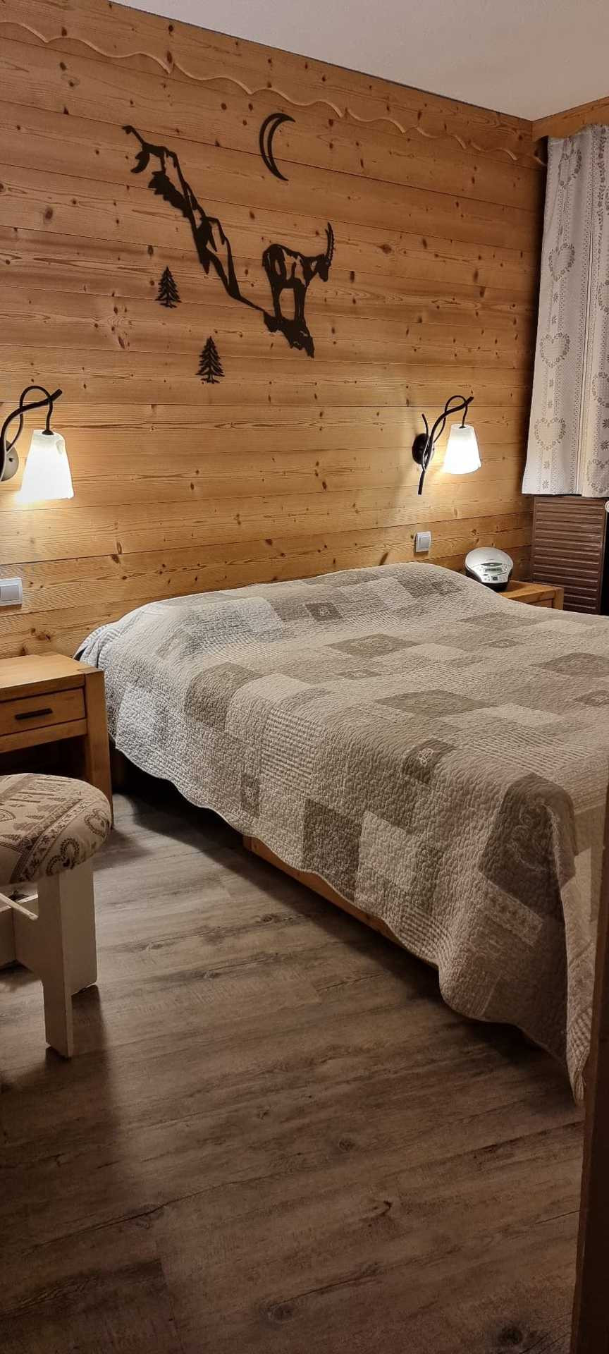 _lv_images__lot_0000000017_04_27689199