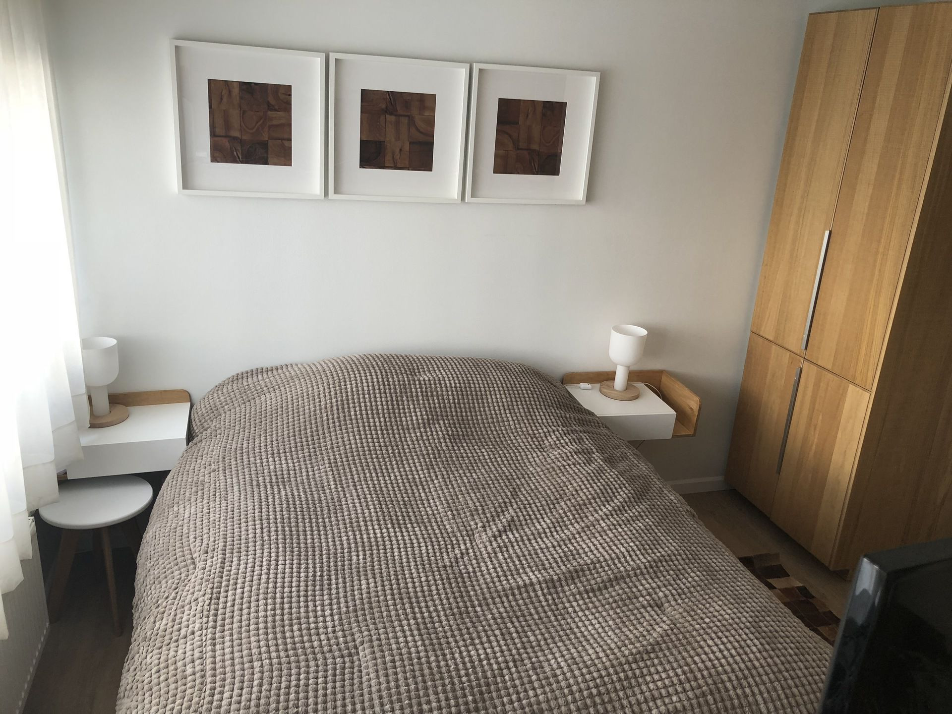 _lv_images__lot_0000000062_02_28824638