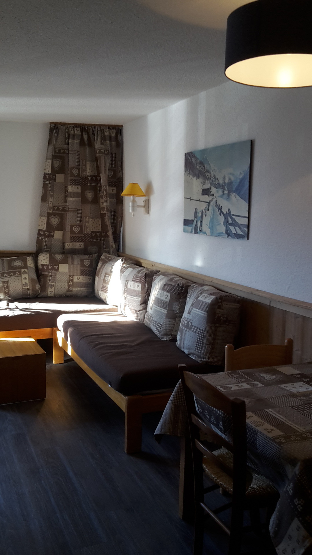 _lv_images__lot_0000000073_03_27747010