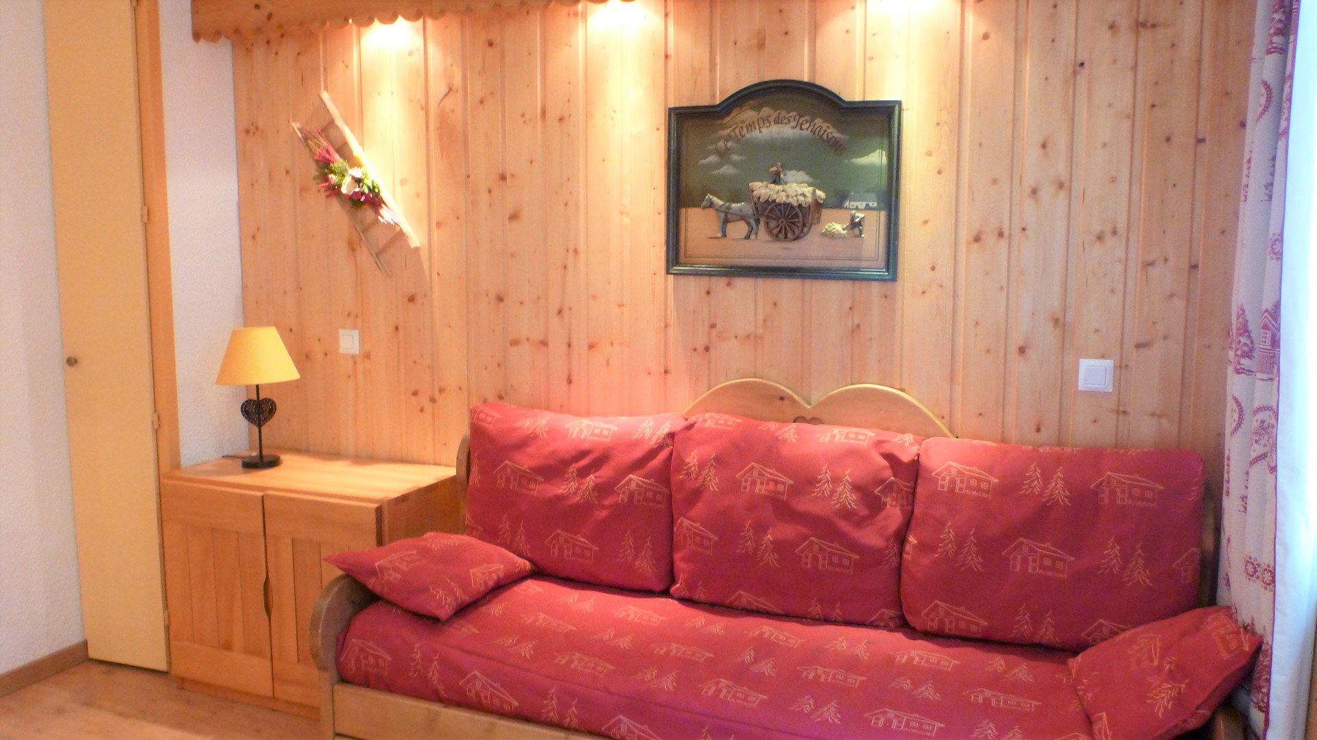 _lv_images__lot_0000000081_01_27650960