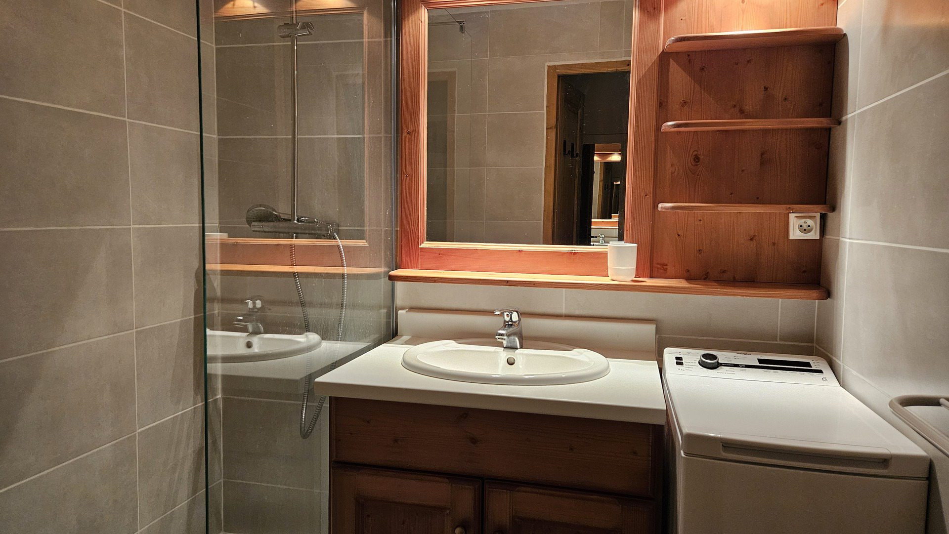 _lv_images__lot_0000000082_09_29991284