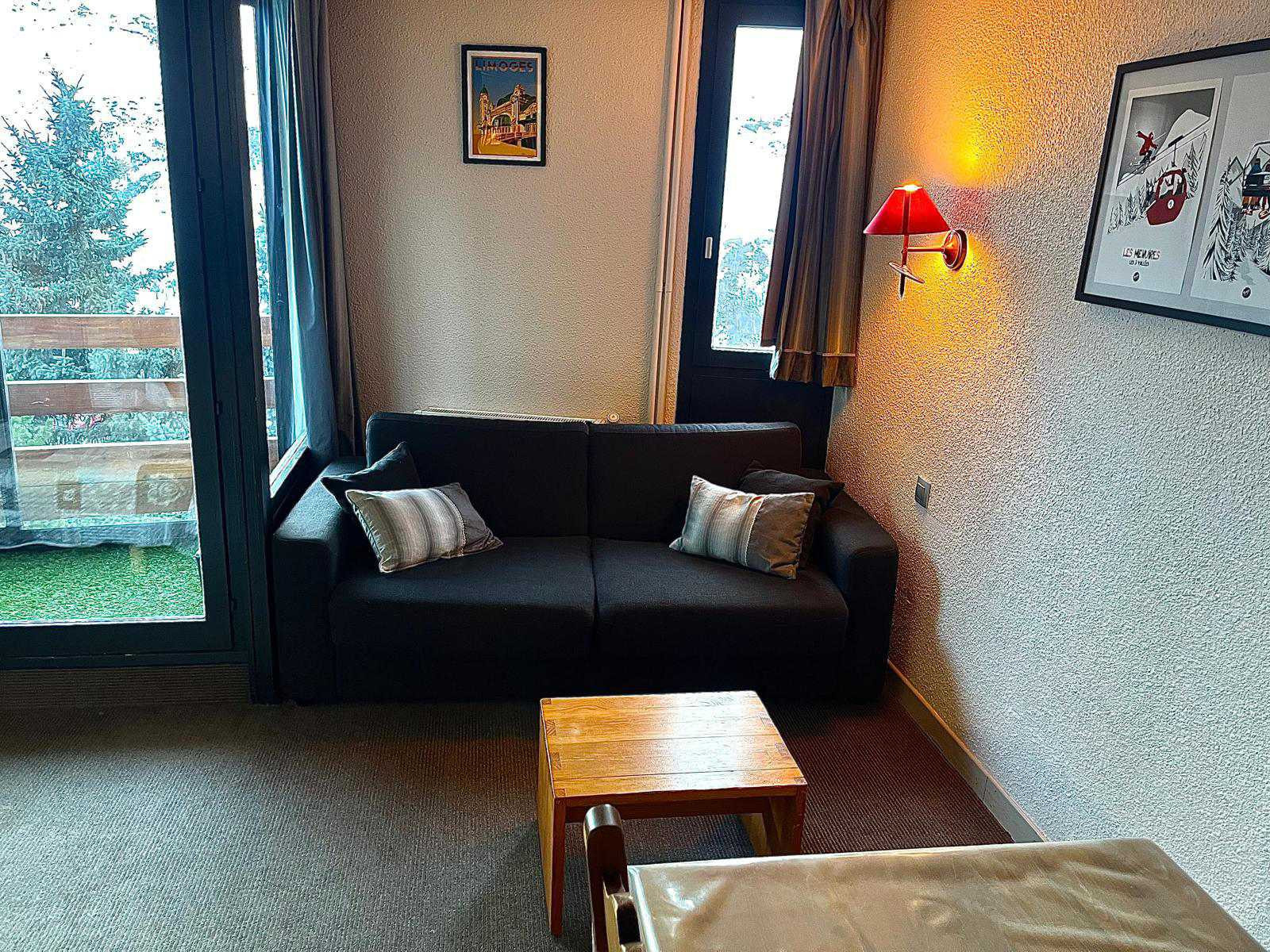 _lv_images__lot_0000000128_02_29647903