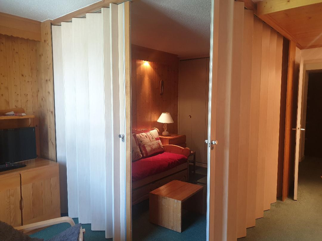 _lv_images__lot_0000000133_08_27390683