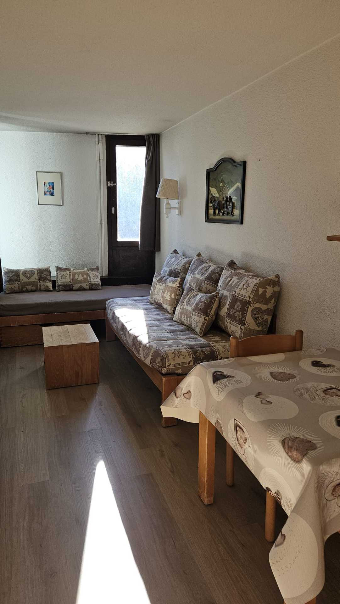 _lv_images__lot_0000000150_03_29488073