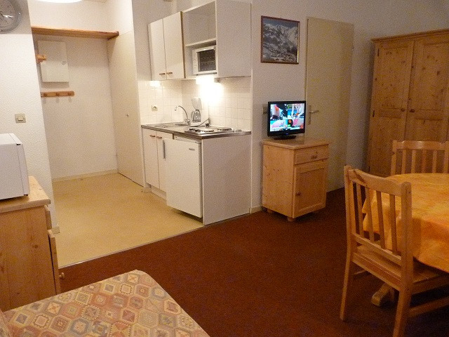 _lv_images__lot_0002000004_02_29586352