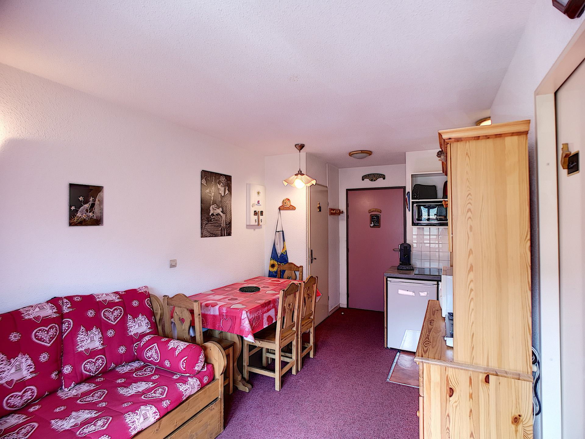 _lv_images__lot_0002000006_03_29366733