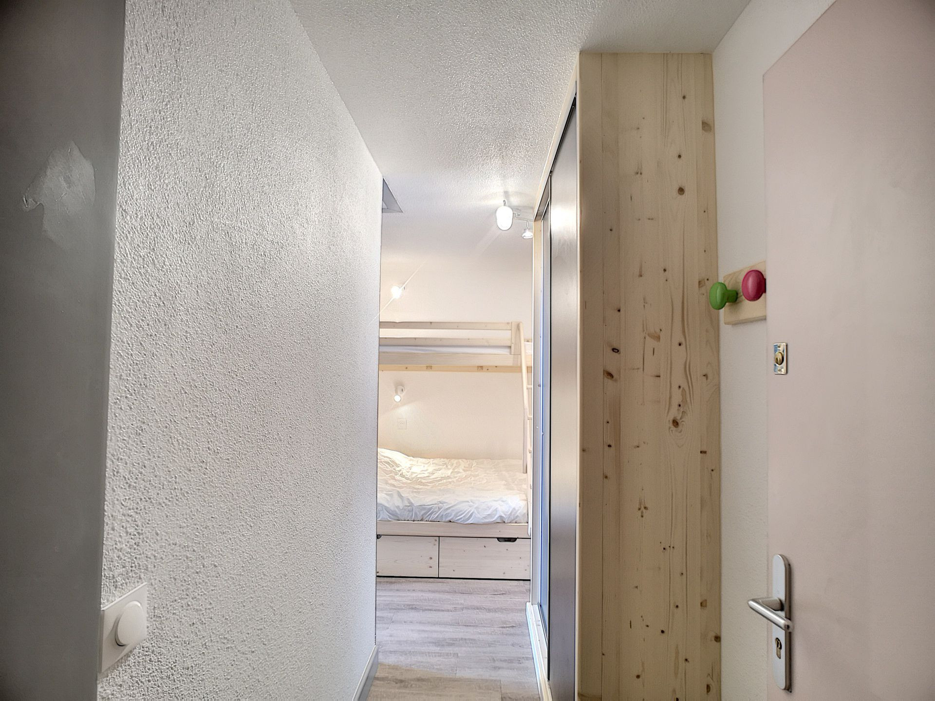 _lv_images__lot_0002000008_12_27553301 _lv_images__lot_0002000008_12_27553301