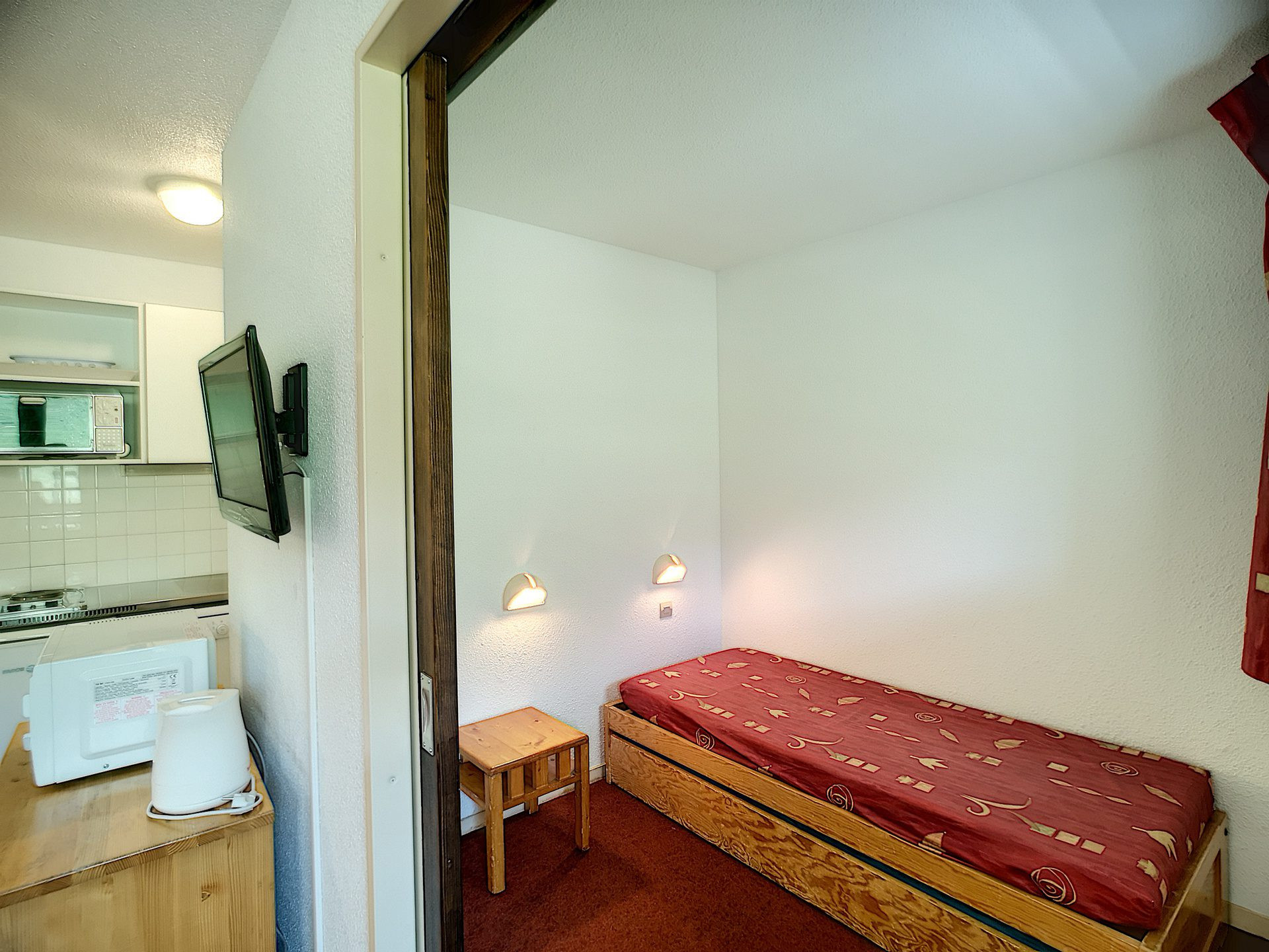 _lv_images__lot_0002000016_04_27745647