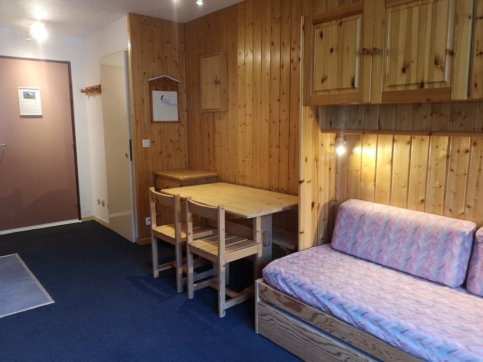 _lv_images__lot_0002000034_06_27744219