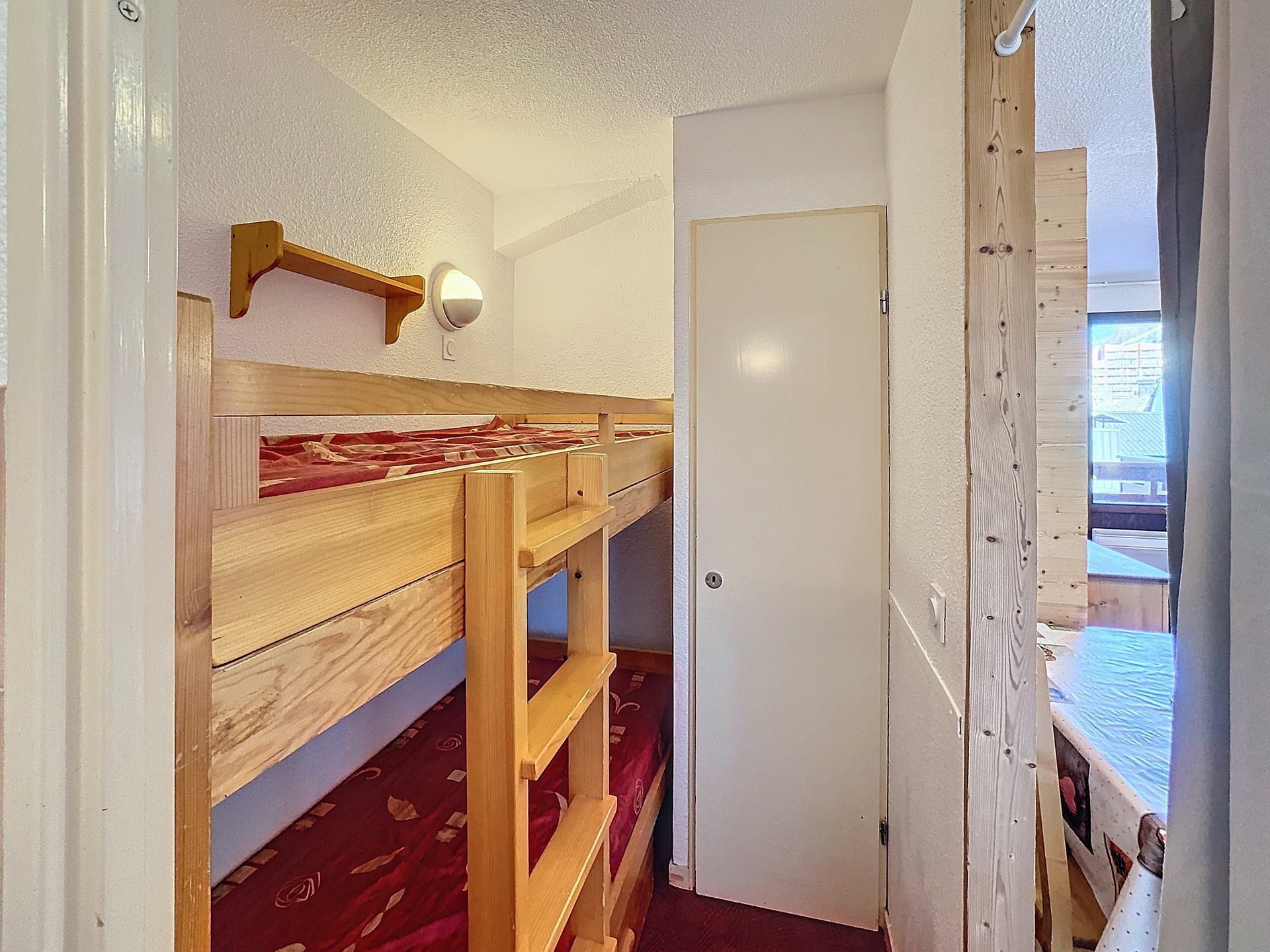 _lv_images__lot_0002000045_07_30029747