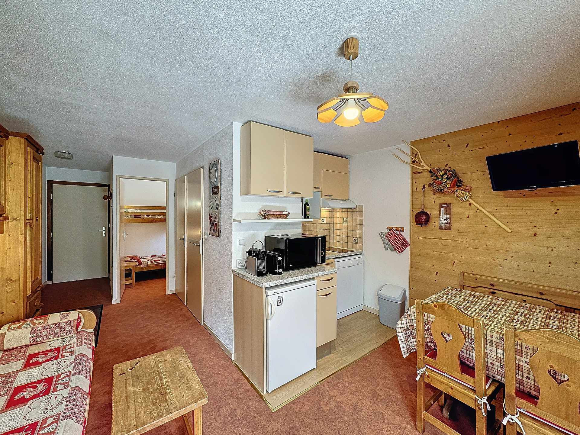 _lv_images__lot_0002011606_02_28630239