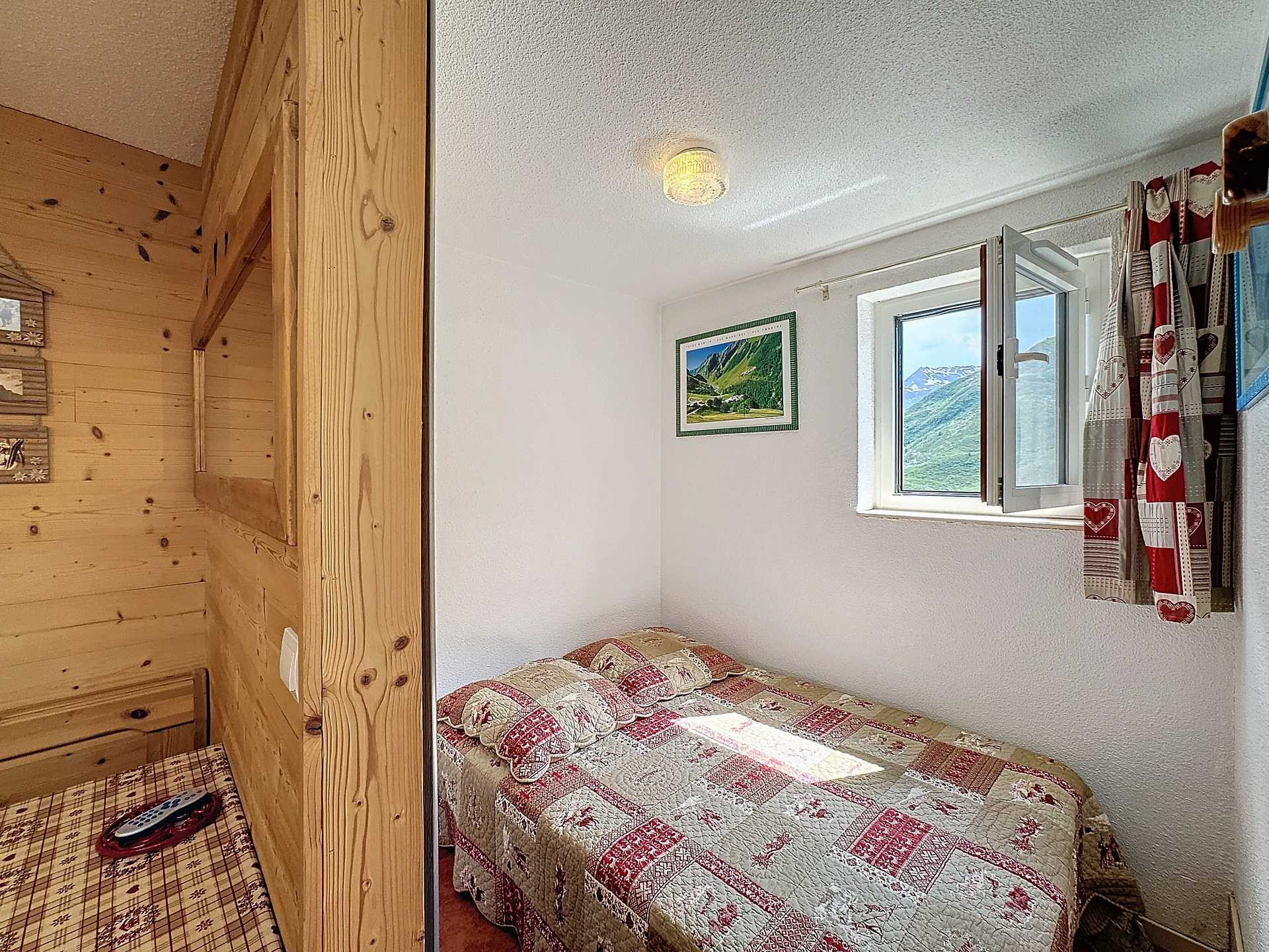 _lv_images__lot_0002011606_03_27744507