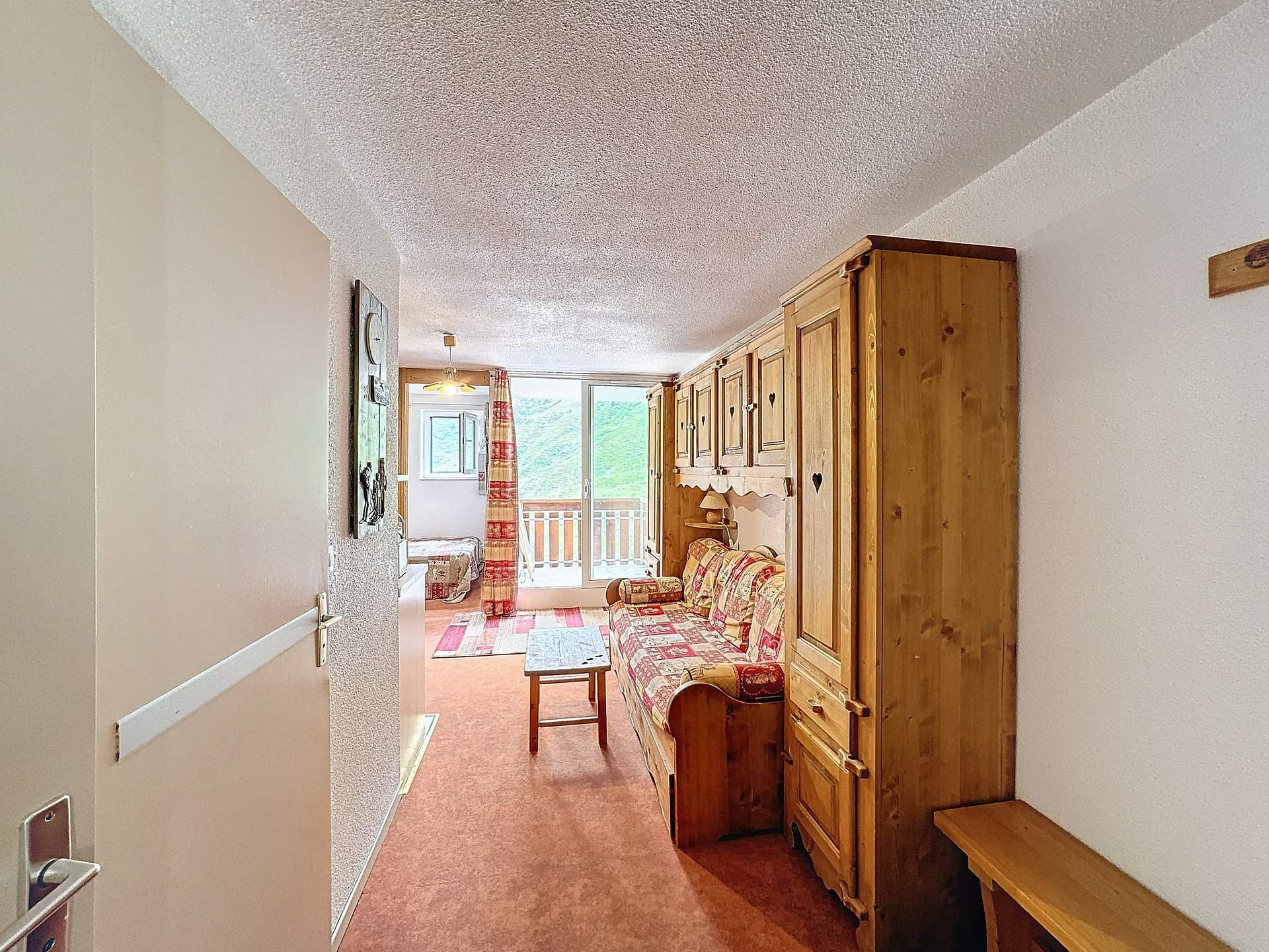 _lv_images__lot_0002011606_05_28630242