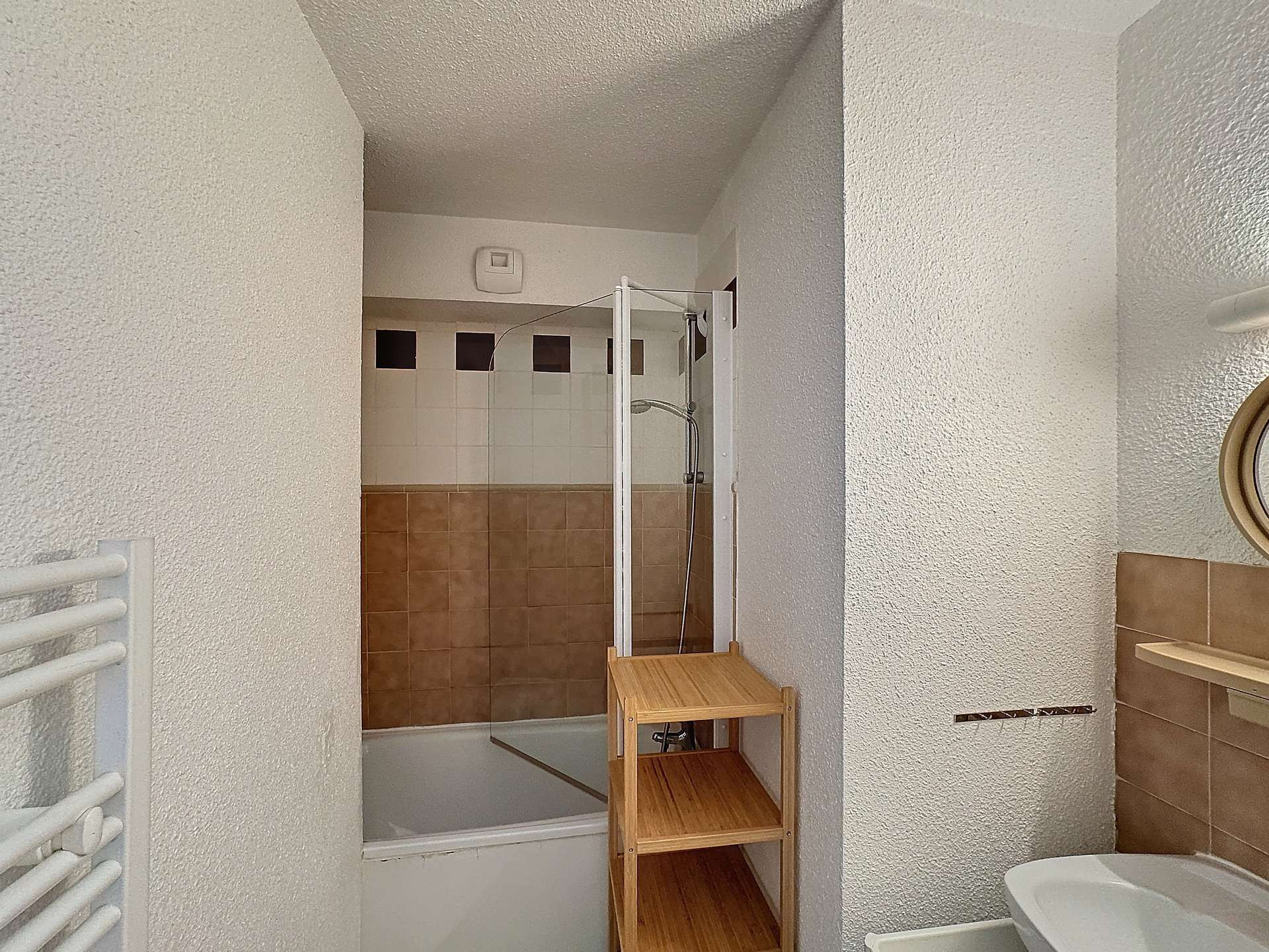 _lv_images__lot_0002011606_06_29505376