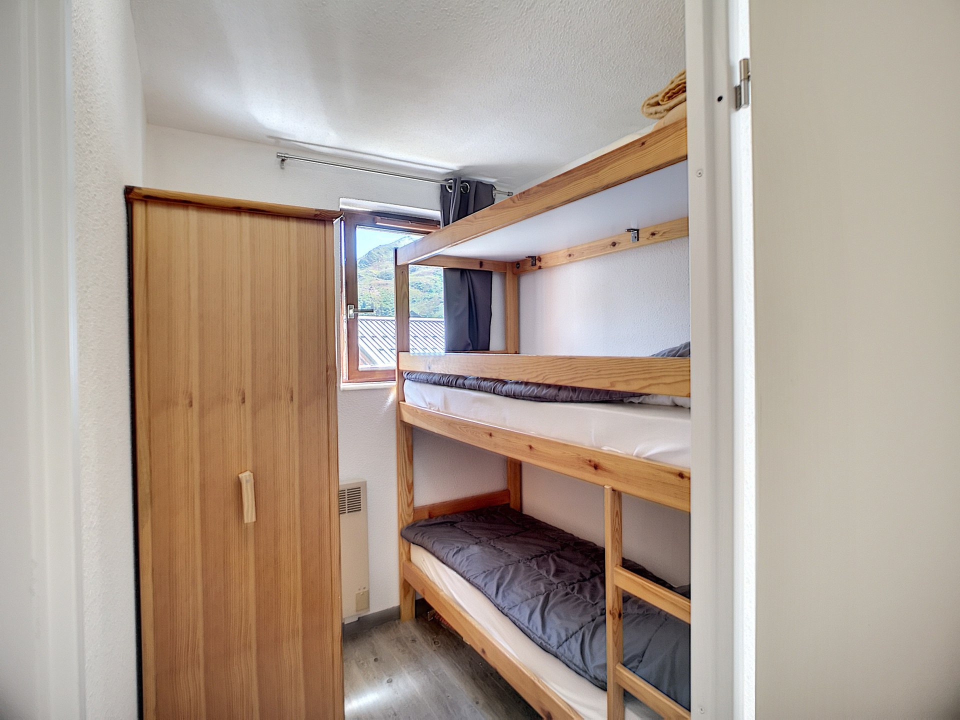 _lv_images__lot_0002012401_09_27629580 _lv_images__lot_0002012401_09_27629580