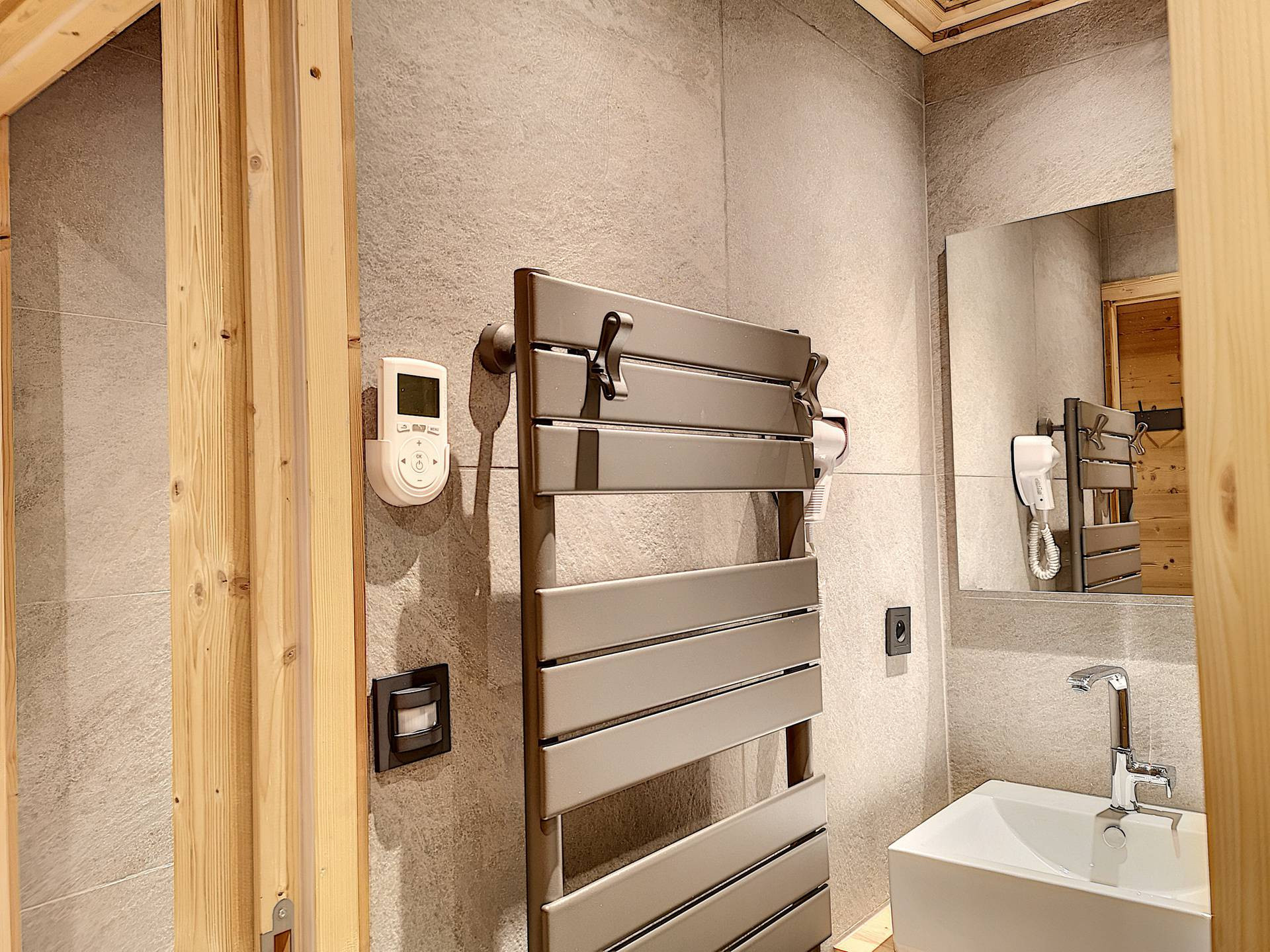 _lv_images__lot_0002020004_09_29724962