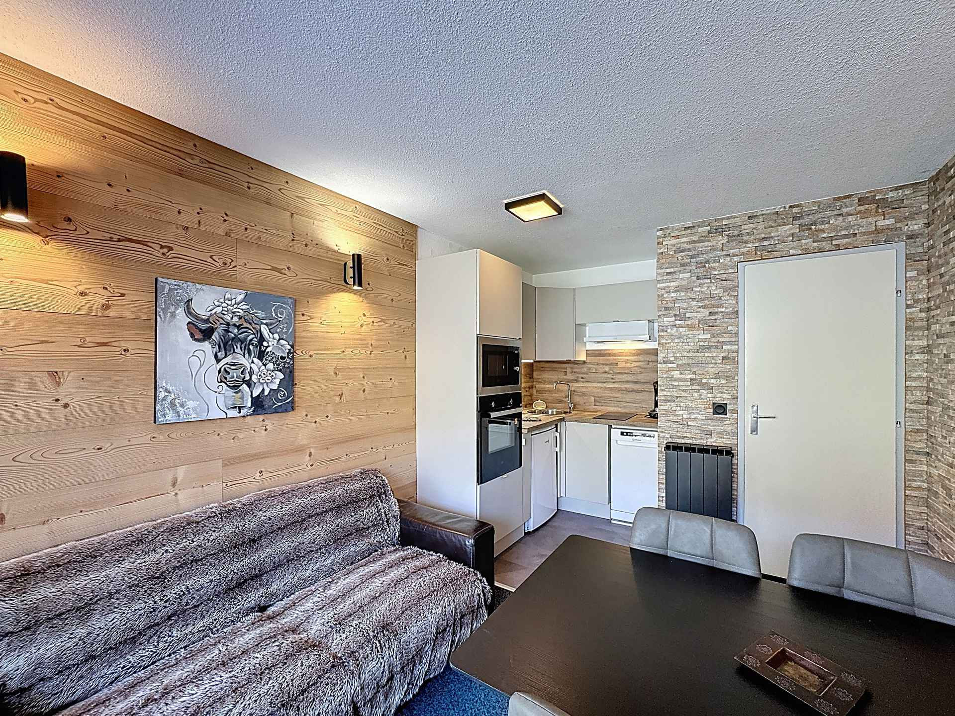 _lv_images__lot_0002020013_02_27745798