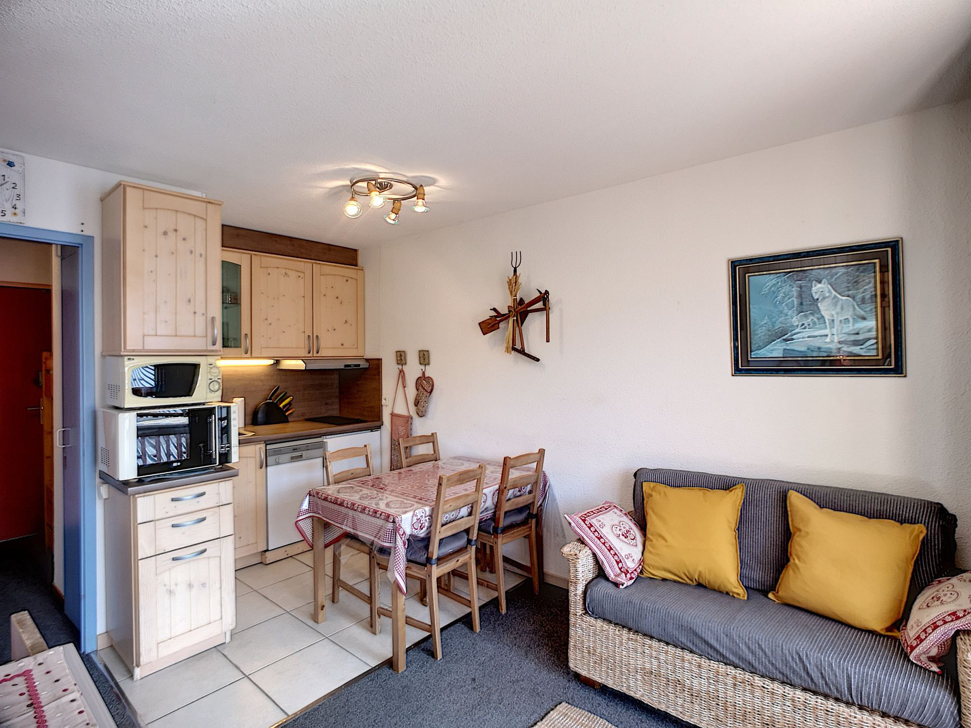 _lv_images__lot_0002020017_06_27725968