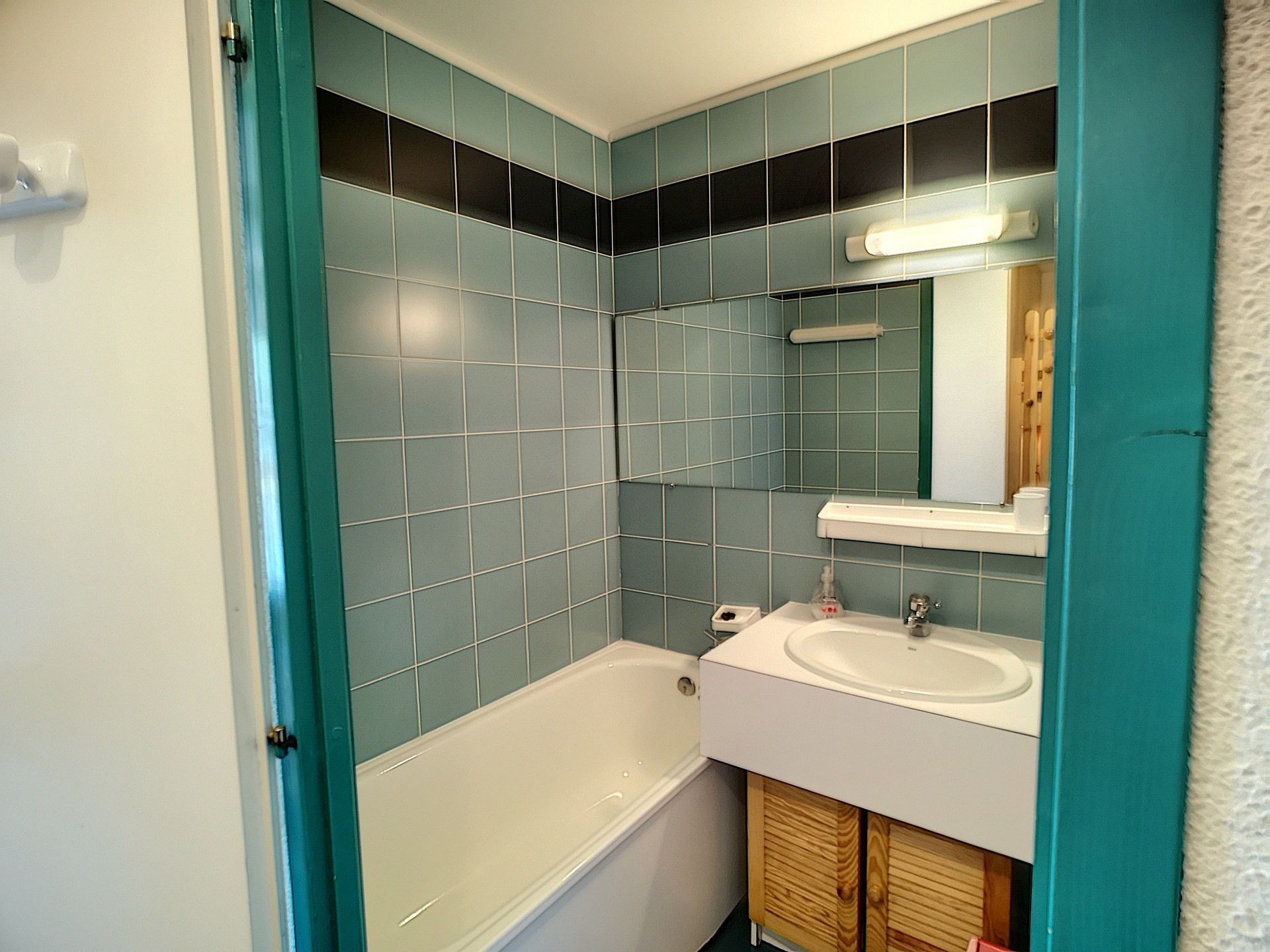 _lv_images__lot_0002020044_06_29506580