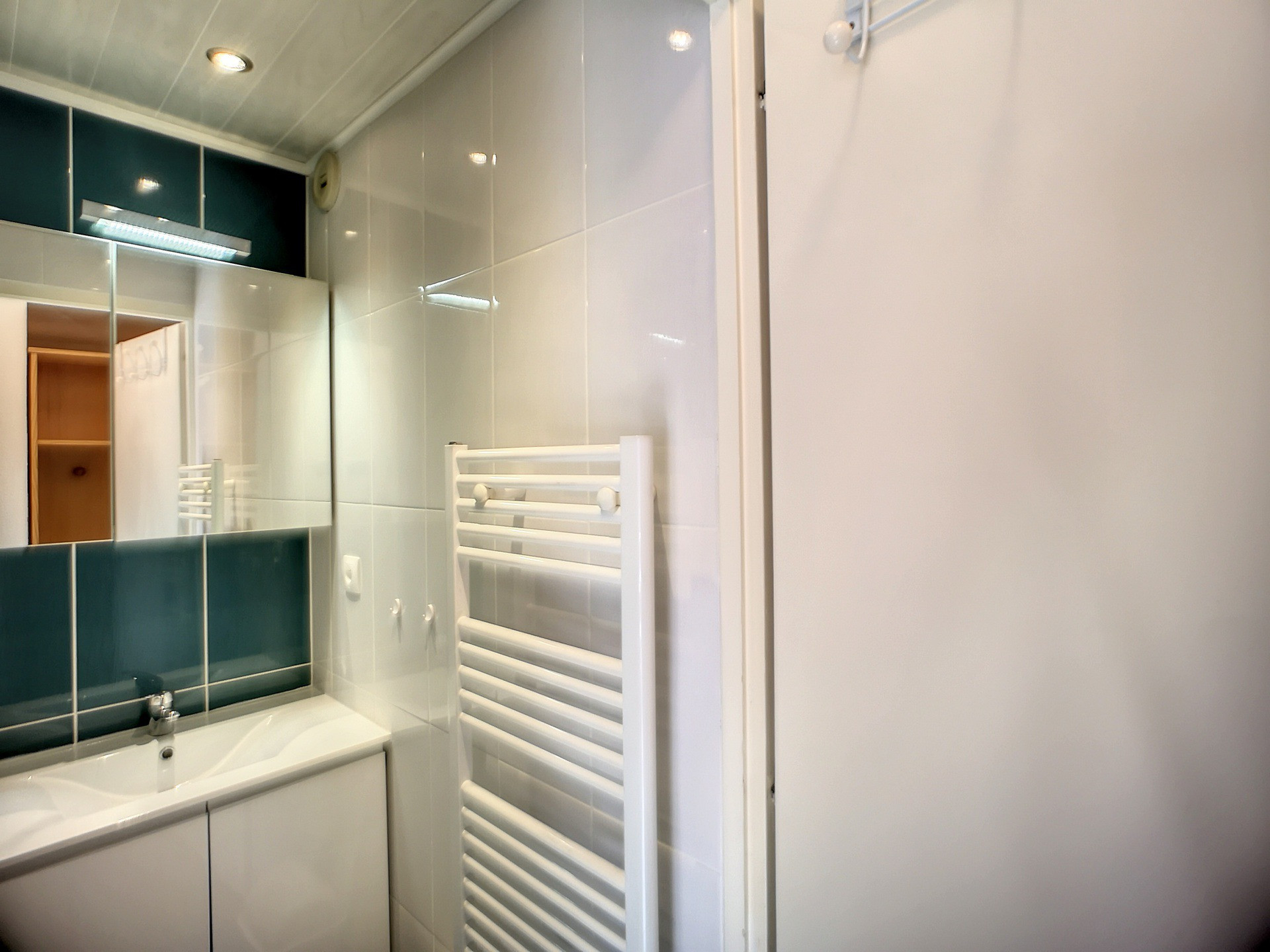 _lv_images__lot_0002030018_06_29835154