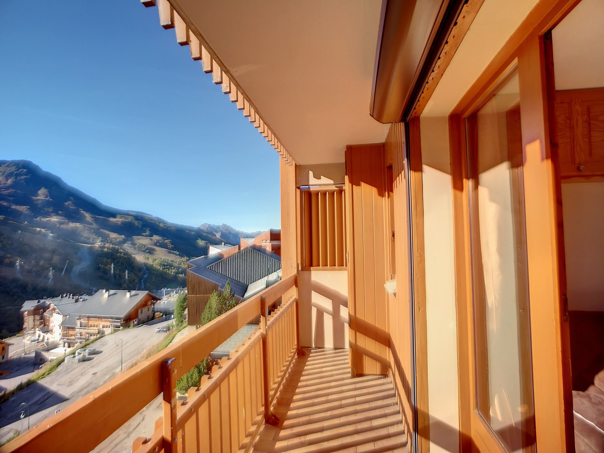 _lv_images__lot_0002030018_14_27706387