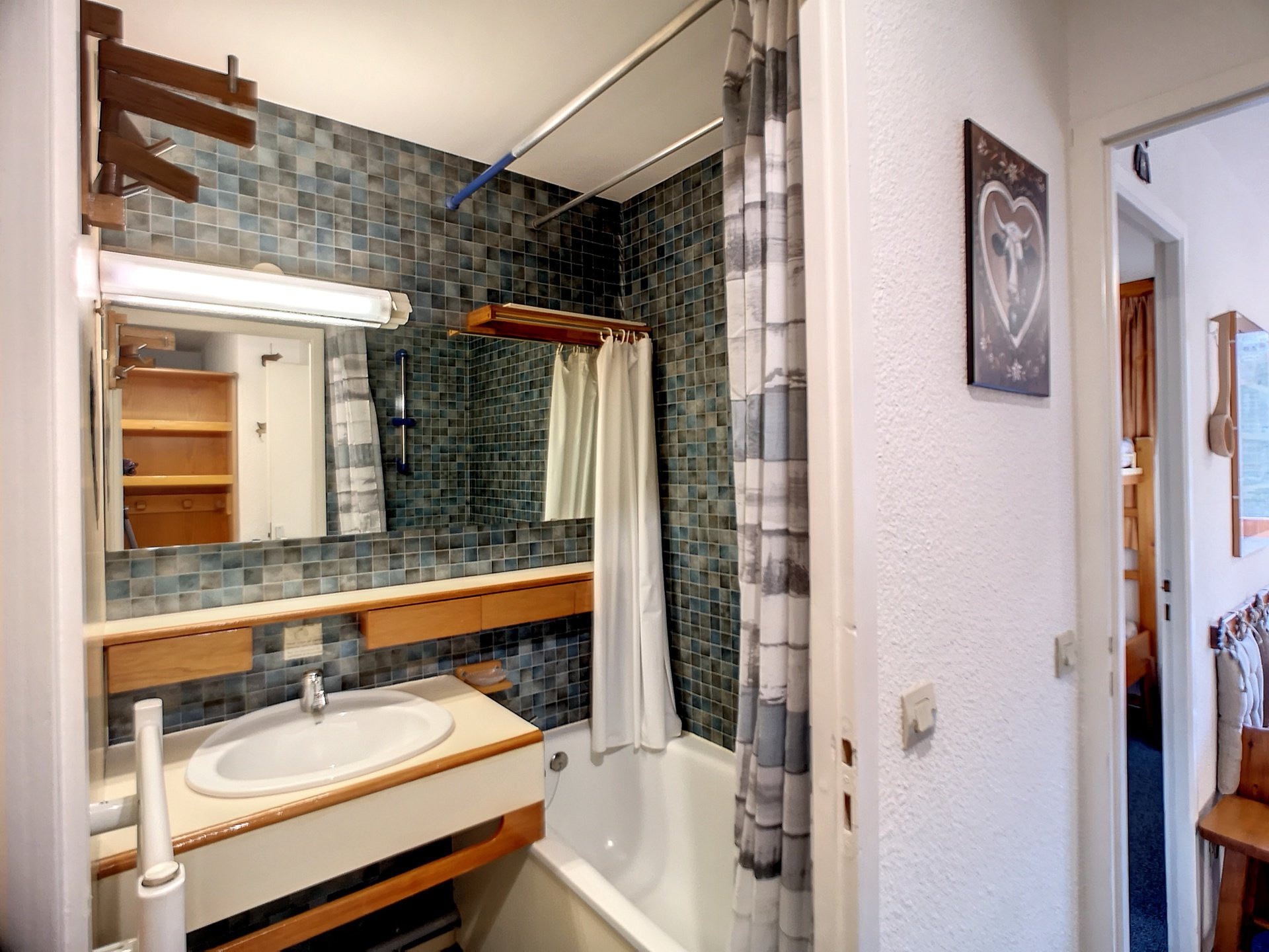 _lv_images__lot_0002030025_09_32263941