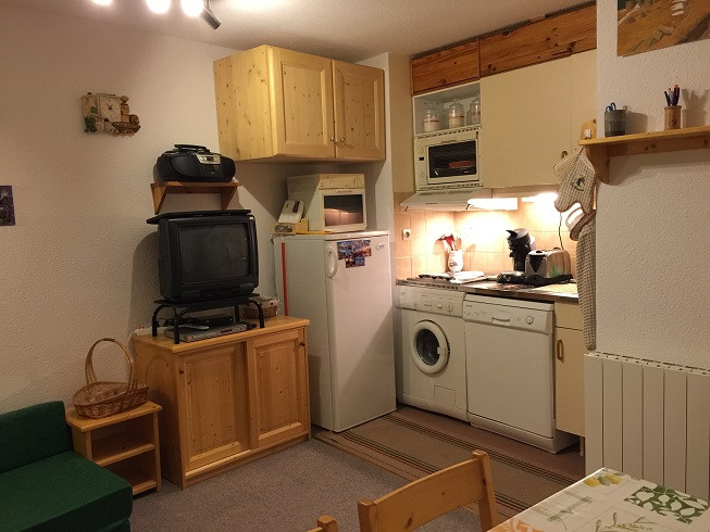 _lv_images__lot_0002030038_02_30103019